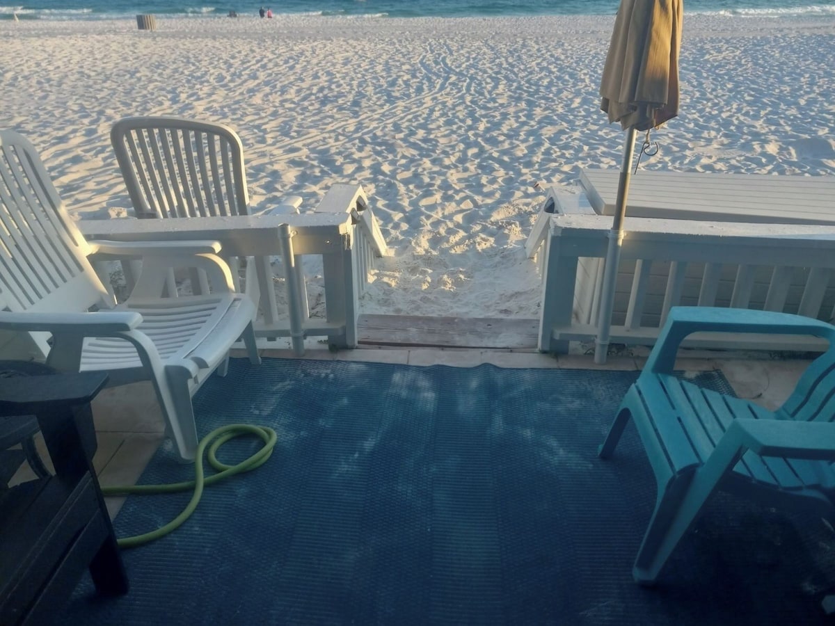 Pirates Cove 118 gallery photo 20